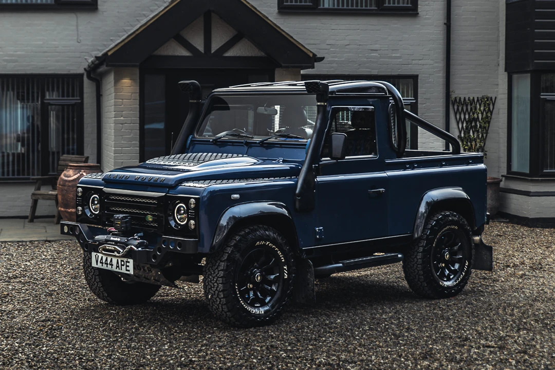 2010 Land Rover Defender 90 - Image 2 of 2