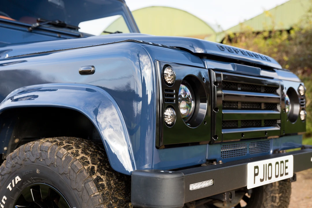 2010 Land Rover Defender 90 - Image 8 of 31
