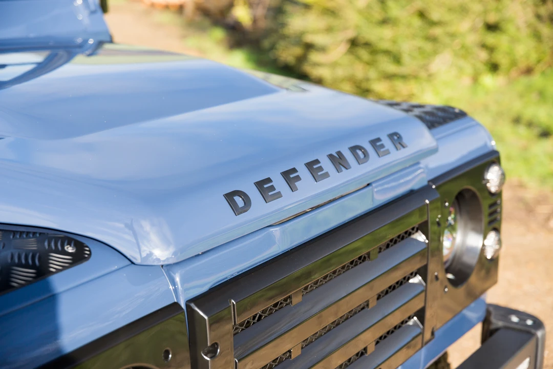 2010 Land Rover Defender 90 - Image 12 of 31