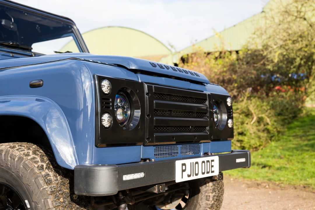 2010 Land Rover Defender 90 - Image 13 of 31