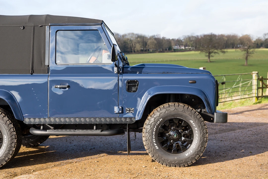 2010 Land Rover Defender 90 - Image 21 of 31