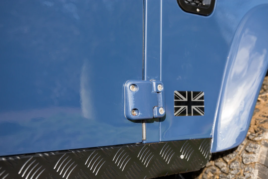 2010 Land Rover Defender 90 - Image 25 of 31