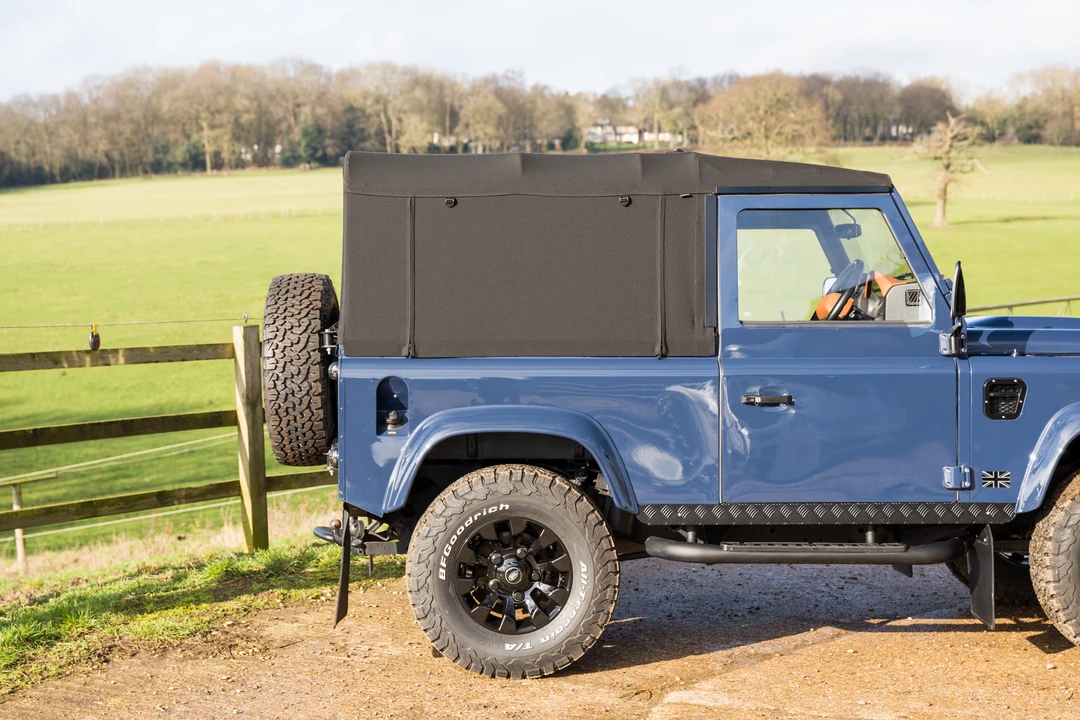 2010 Land Rover Defender 90 - Image 26 of 31