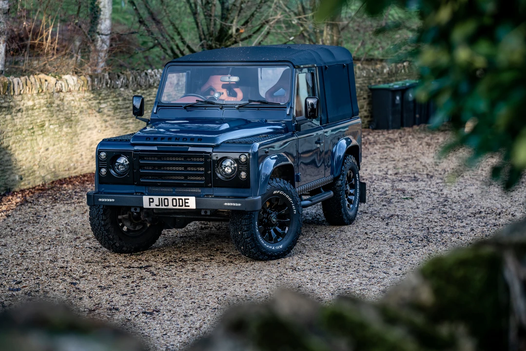 2010 Land Rover Defender 90 - Image 17 of 31