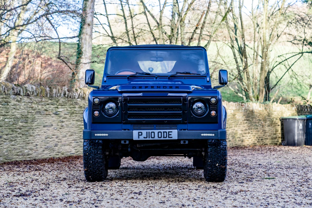 2010 Land Rover Defender 90 - Image 3 of 31