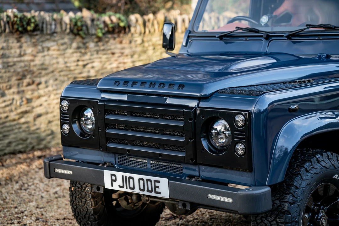 2010 Land Rover Defender 90 - Image 28 of 31