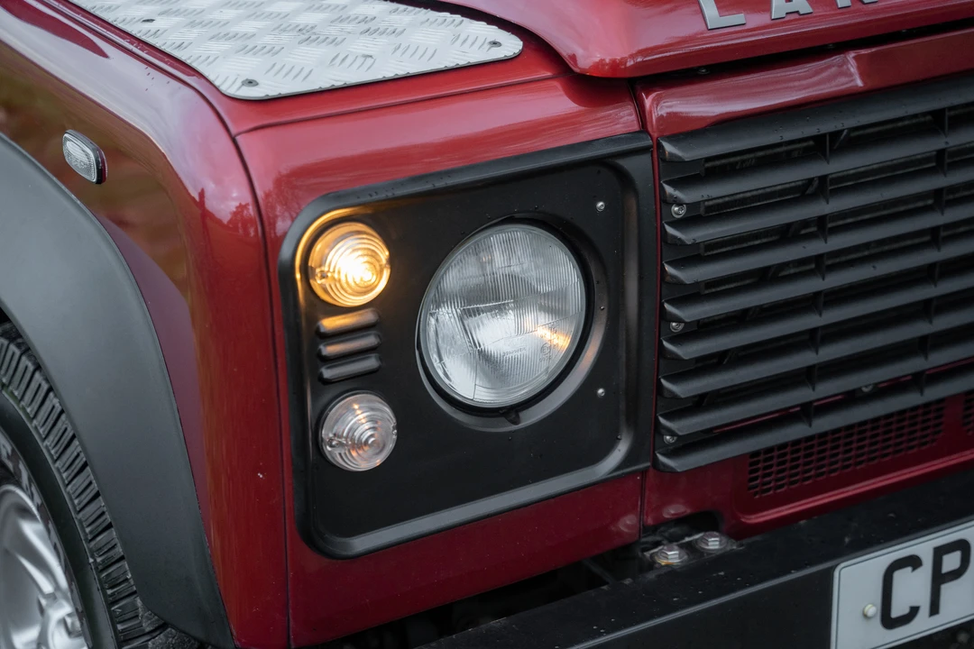 2010 Land Rover Defender 90 - Image 27 of 31
