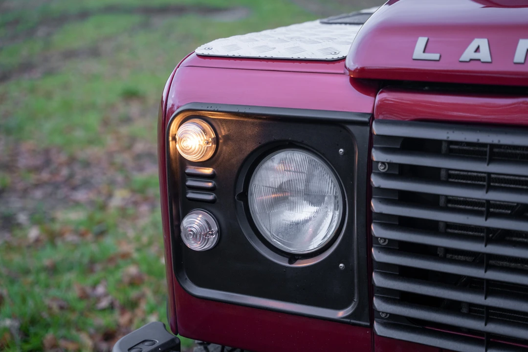 2010 Land Rover Defender 90 - Image 28 of 31