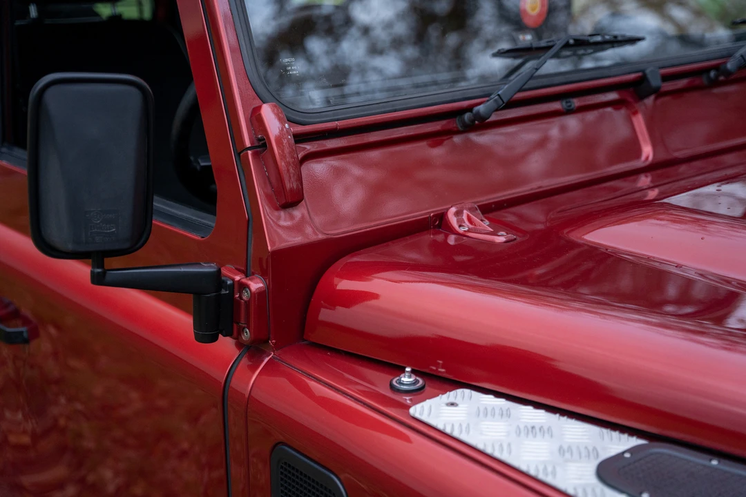 2010 Land Rover Defender 90 - Image 24 of 31