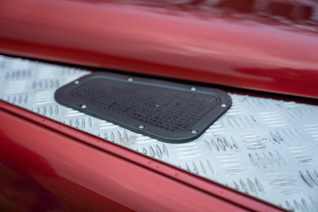 2010 Land Rover Defender 90 - Image 26 of 31