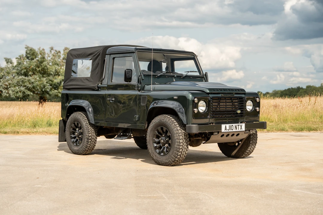 2010 Land Rover Defender 90 - Image 18 of 31