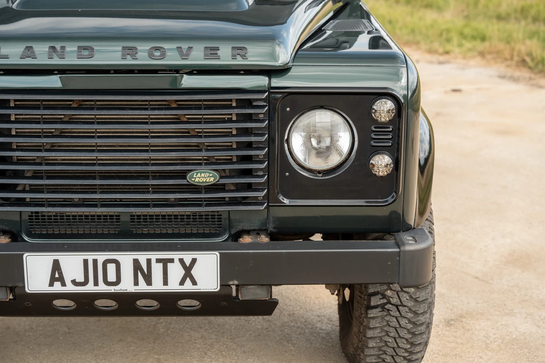 2010 Land Rover Defender 90 - Image 21 of 31