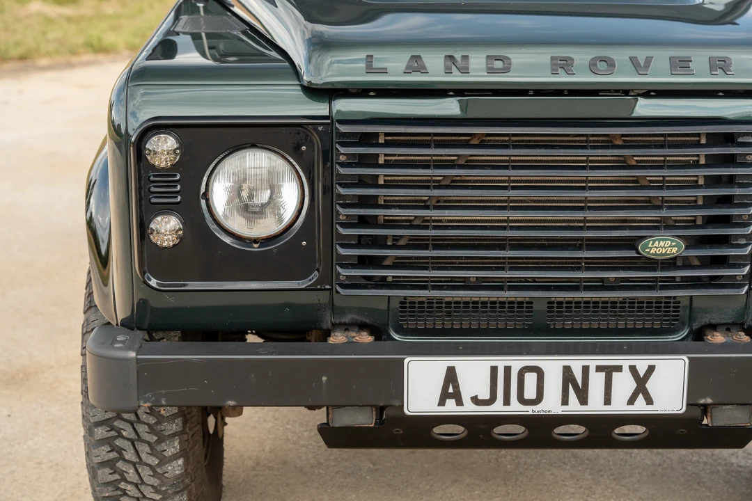2010 Land Rover Defender 90 - Image 27 of 31