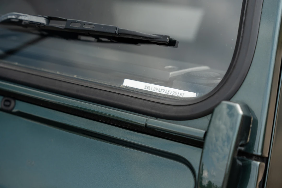 2010 Land Rover Defender 90 - Image 26 of 31