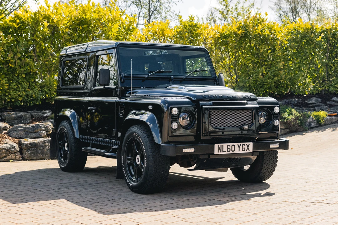 2010 Land Rover Defender 90 - Image 2 of 31