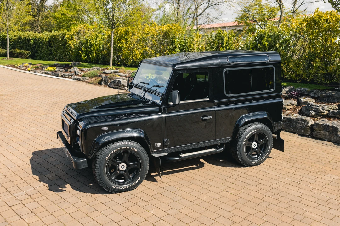 2010 Land Rover Defender 90 - Image 9 of 31