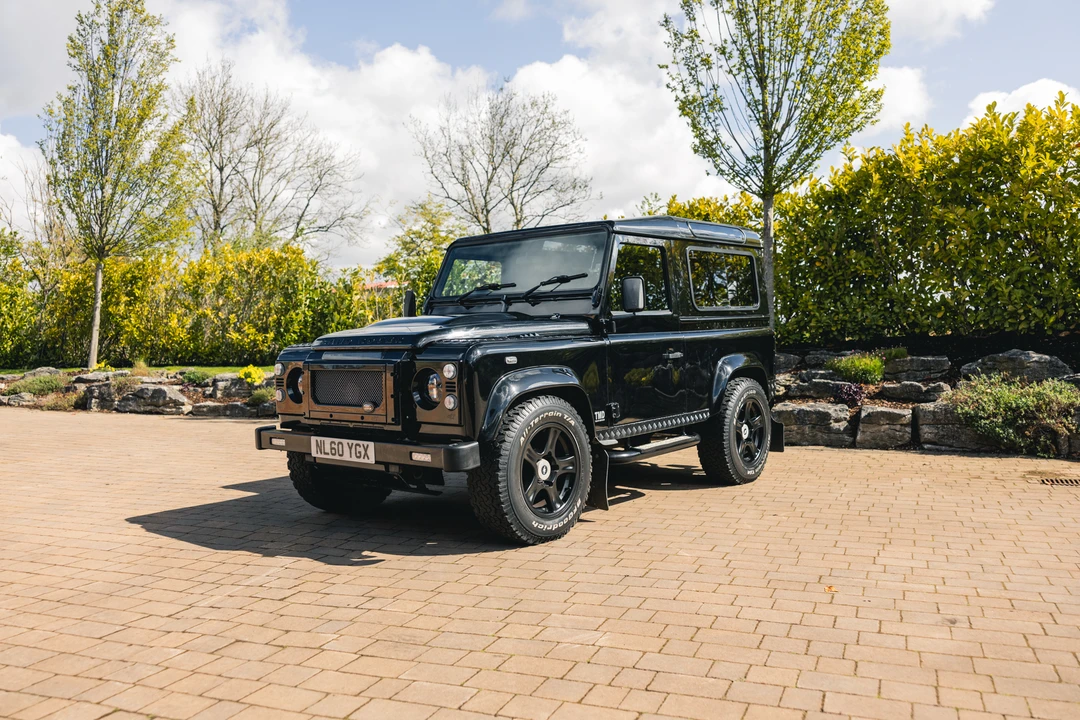 2010 Land Rover Defender 90 - Image 8 of 31