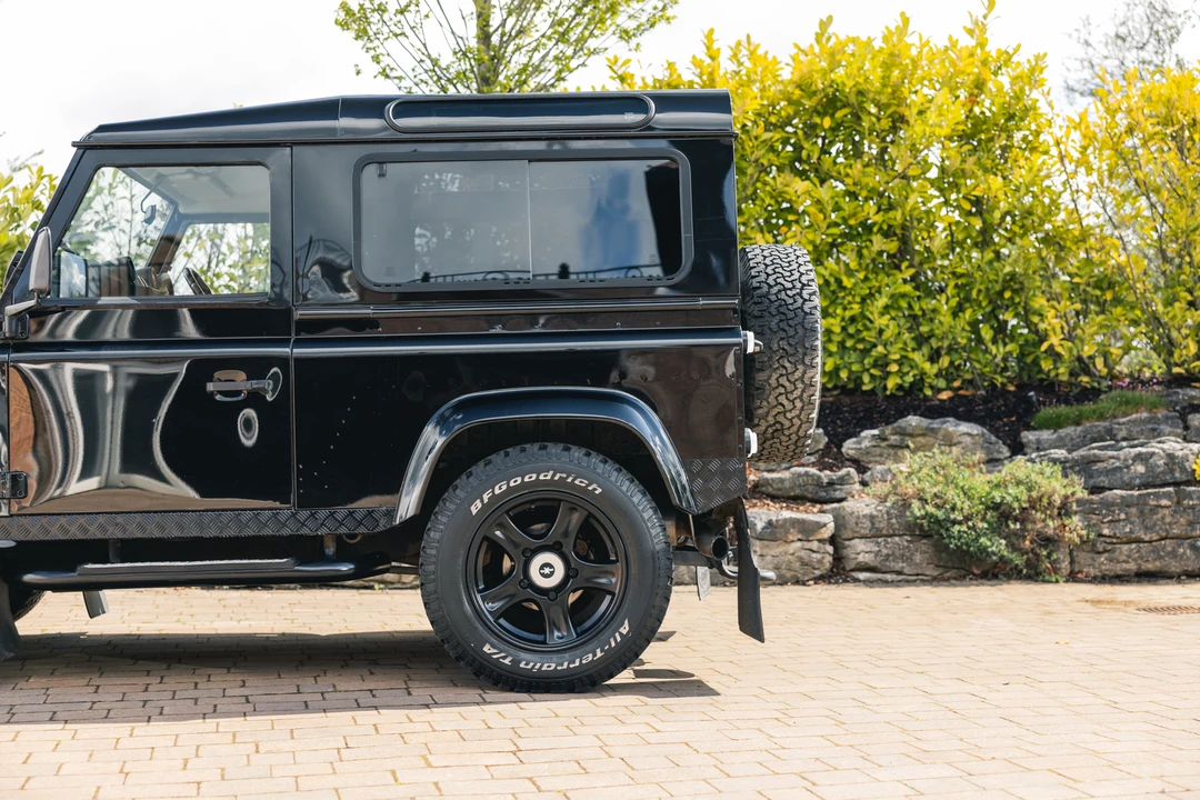 2010 Land Rover Defender 90 - Image 12 of 31