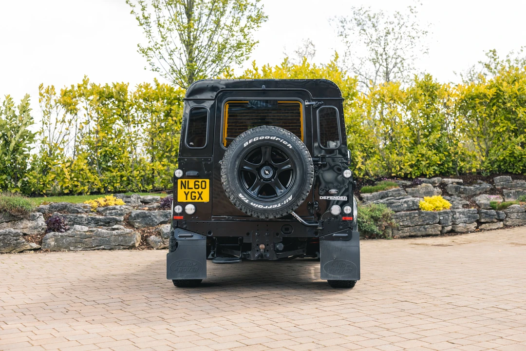2010 Land Rover Defender 90 - Image 13 of 31