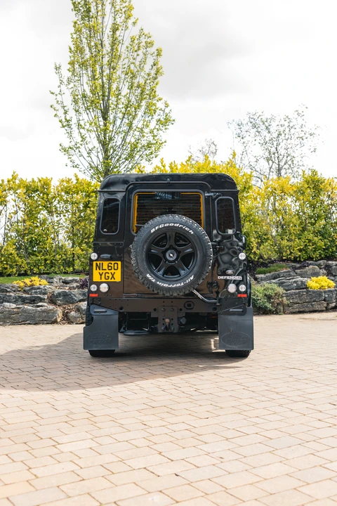2010 Land Rover Defender 90 - Image 18 of 31