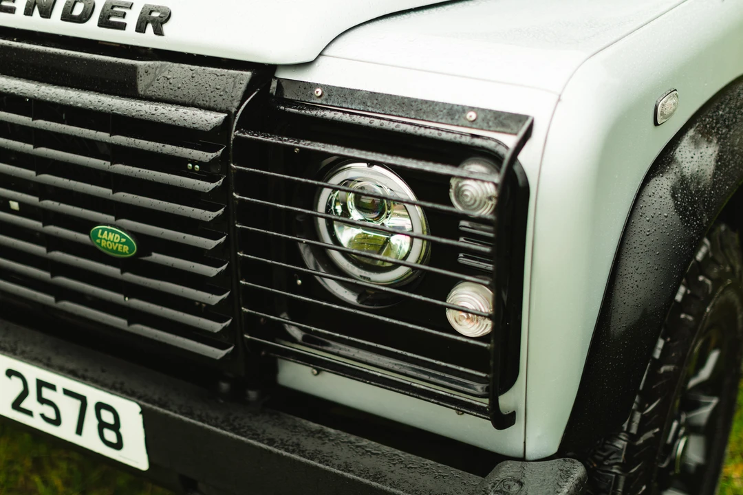 2010 Land Rover Defender 90 - Image 23 of 31