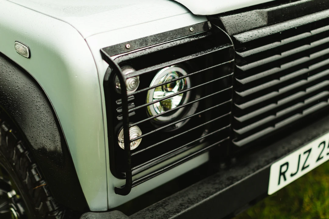 2010 Land Rover Defender 90 - Image 29 of 31