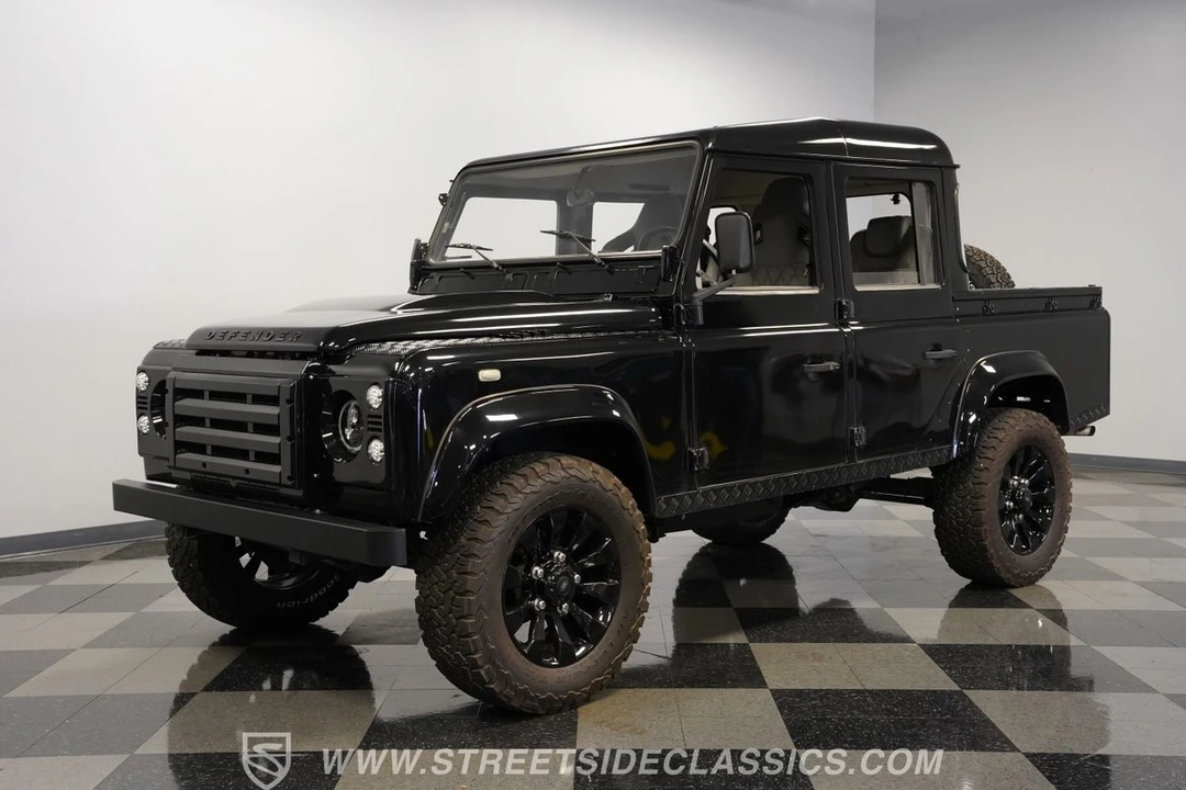 2010 Land Rover Defender 110 - Image 6 of 31