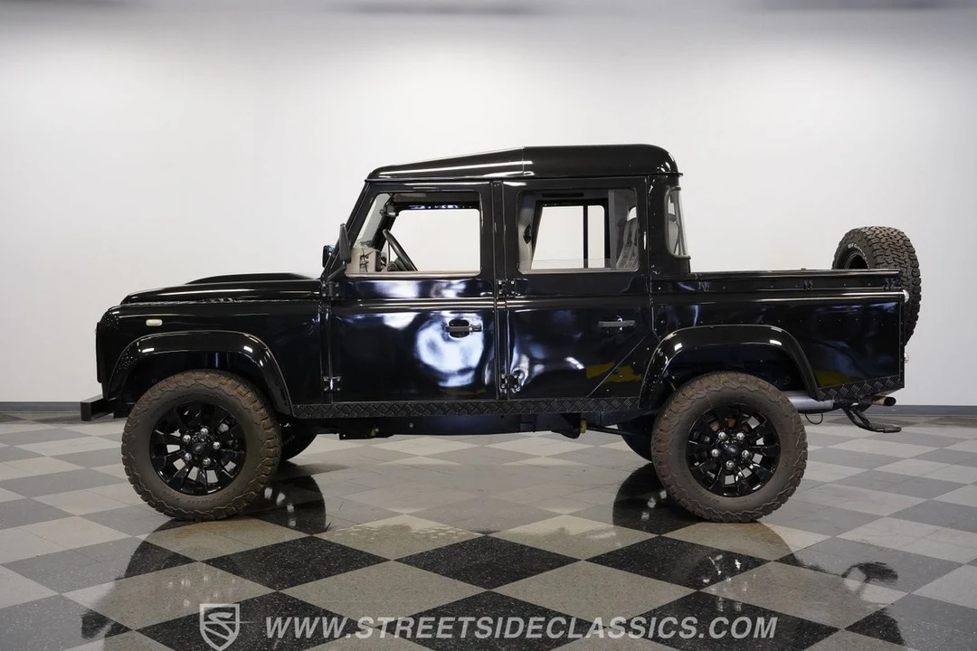 2010 Land Rover Defender 110 - Image 3 of 31