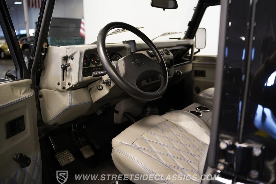 2010 Land Rover Defender 110 - Image 4 of 21
