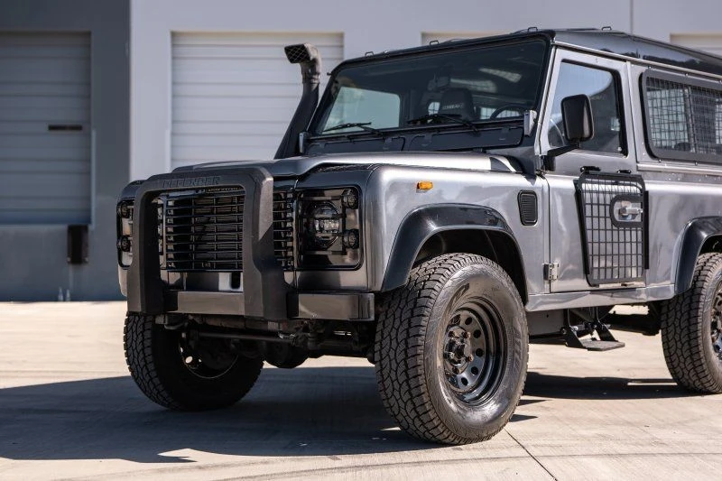 2010 Land Rover Defender 90 - Image 9 of 21