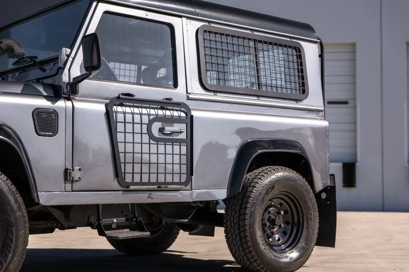 2010 Land Rover Defender 90 - Image 13 of 21