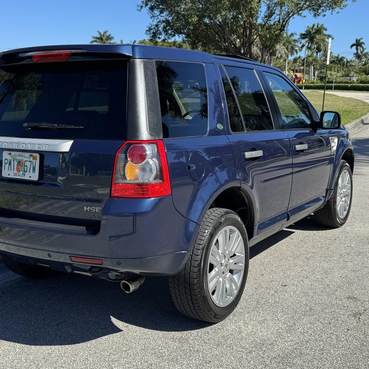 2010 Land Rover Freelander - Image 11 of 12
