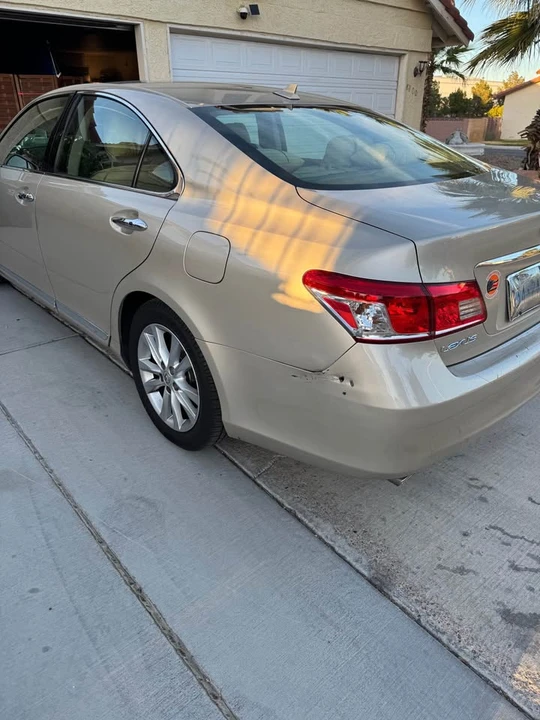 2010 Lexus ES 5th Gen - Image 4 of 5