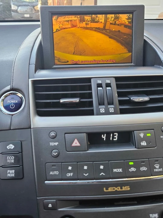 2010 Lexus HS - Image 8 of 9