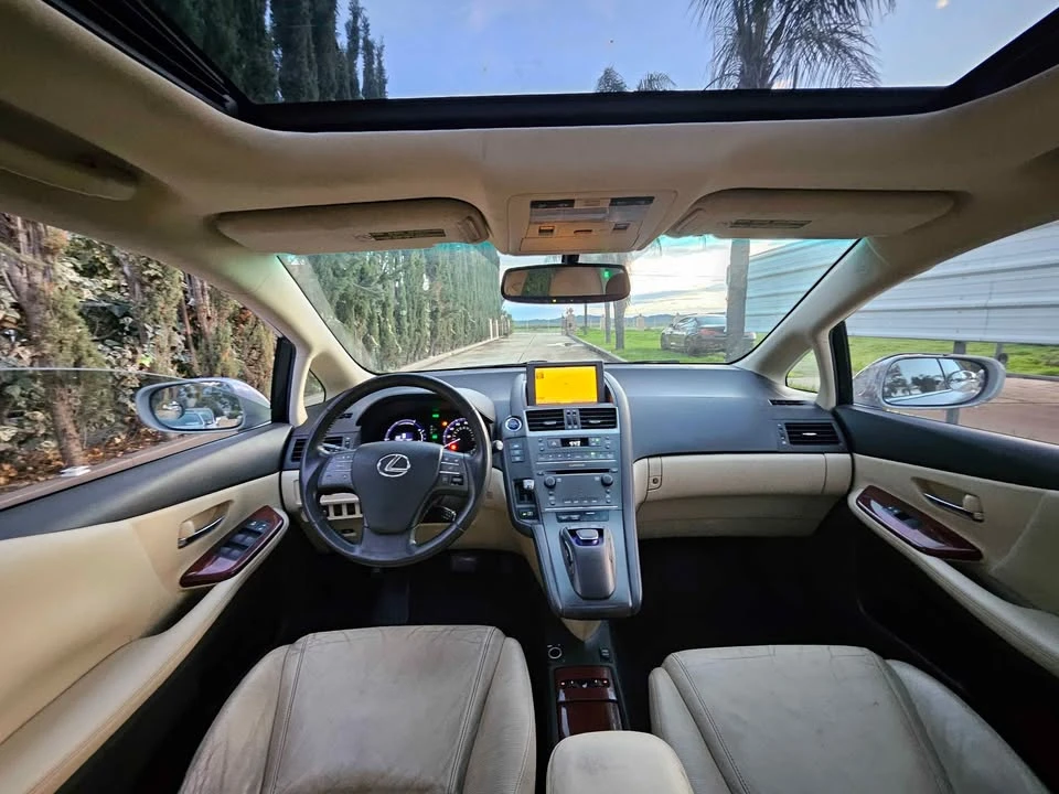 2010 Lexus HS - Image 5 of 10
