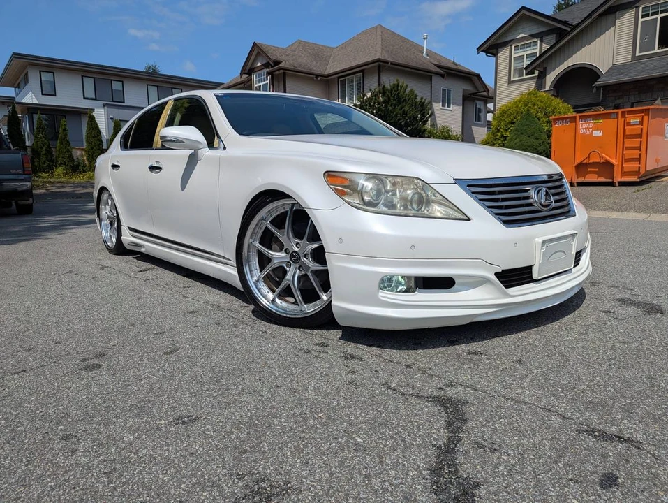 2010 Lexus LS 4th Gen - Image 11 of 17