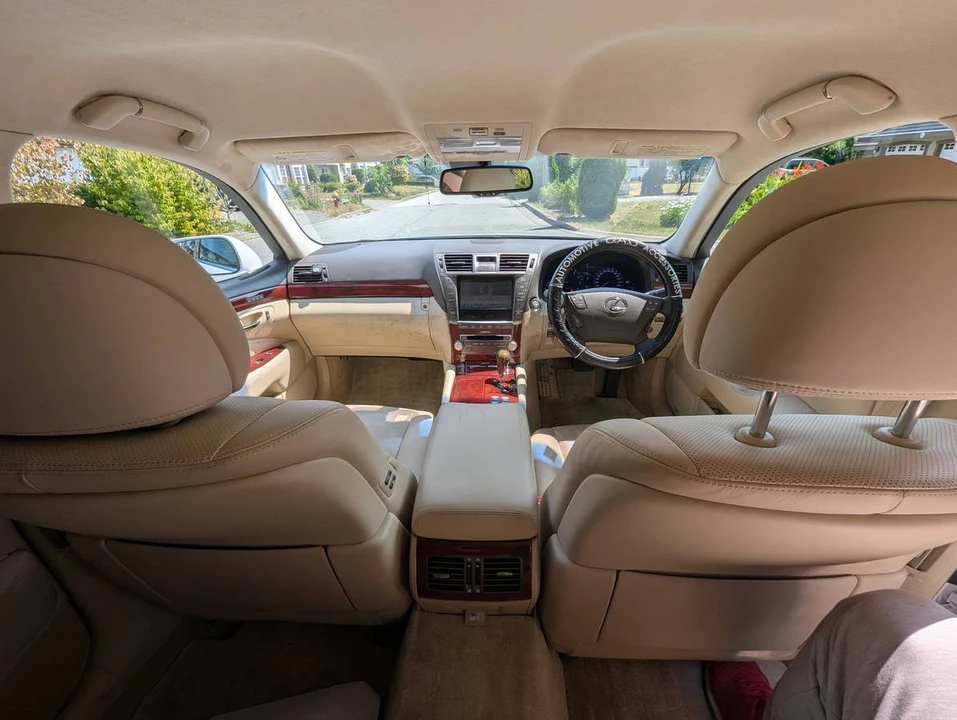 2010 Lexus LS 4th Gen - Image 13 of 17