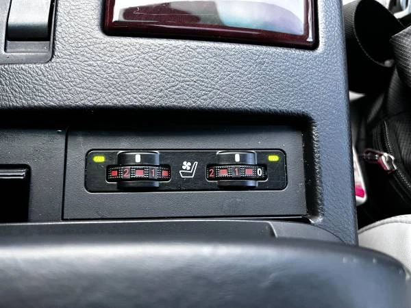 2010 Lexus RX 3rd Gen - Image 15 of 21