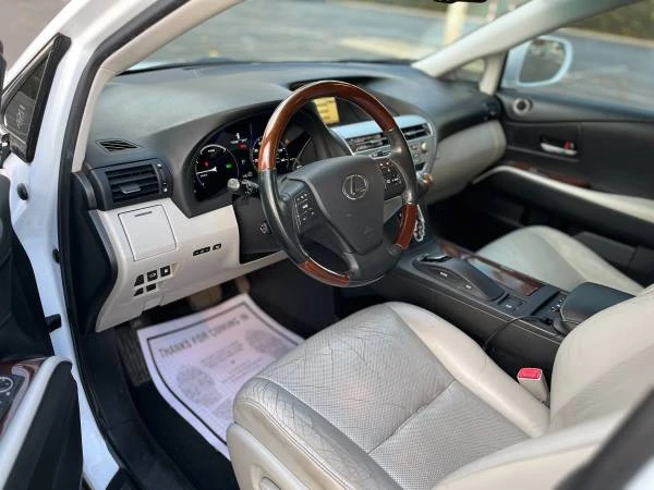 2010 Lexus RX 3rd Gen - Image 8 of 21