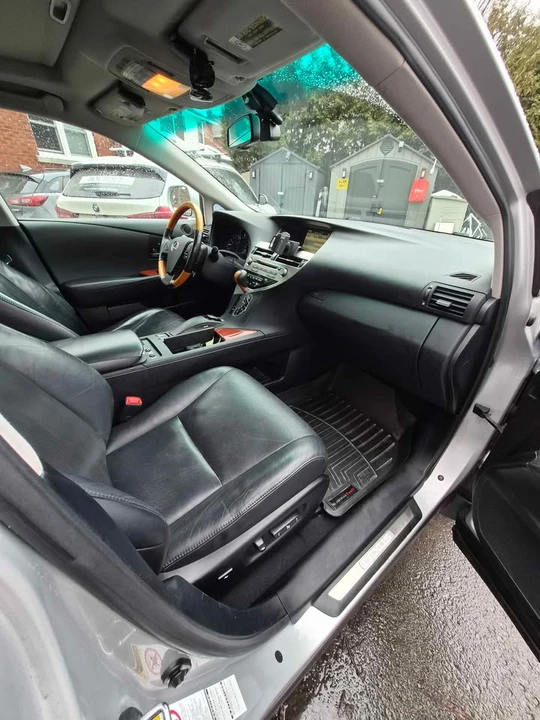2010 Lexus RX 3rd Gen - Image 6 of 10