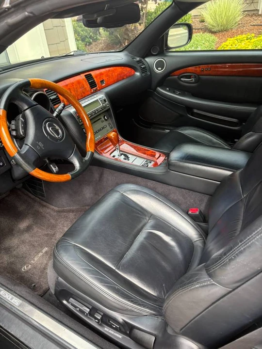 2010 Lexus SC430 - Image 4 of 7