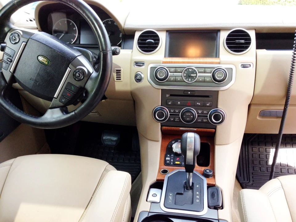 2010 Land Rover Discovery 4th Gen - Image 4 of 5