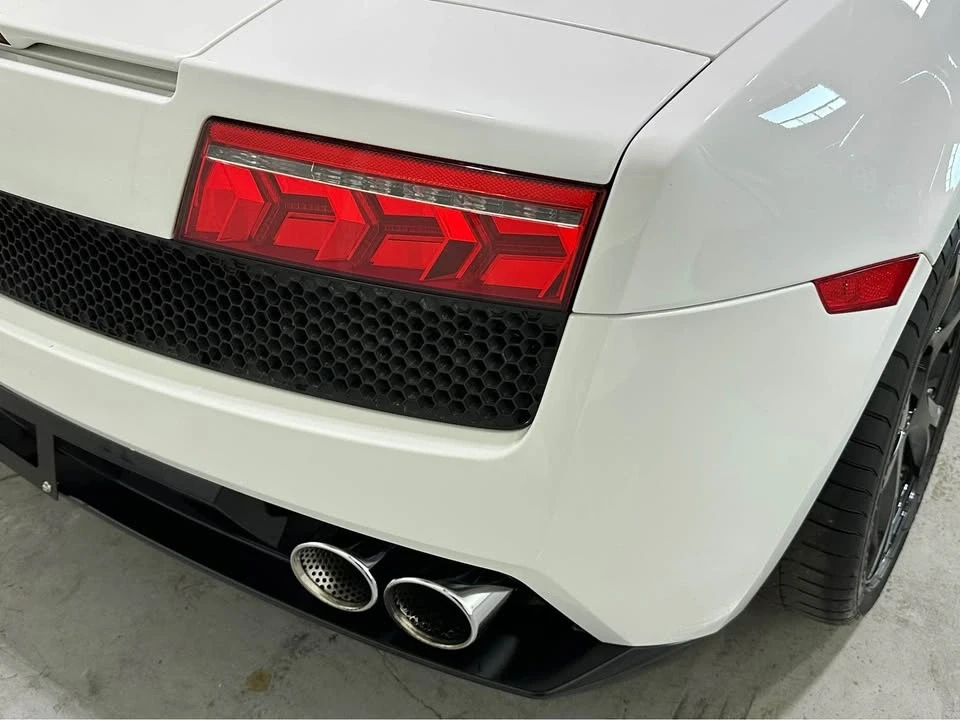 2010 Lamborghini Gallardo - Image 13 of 16