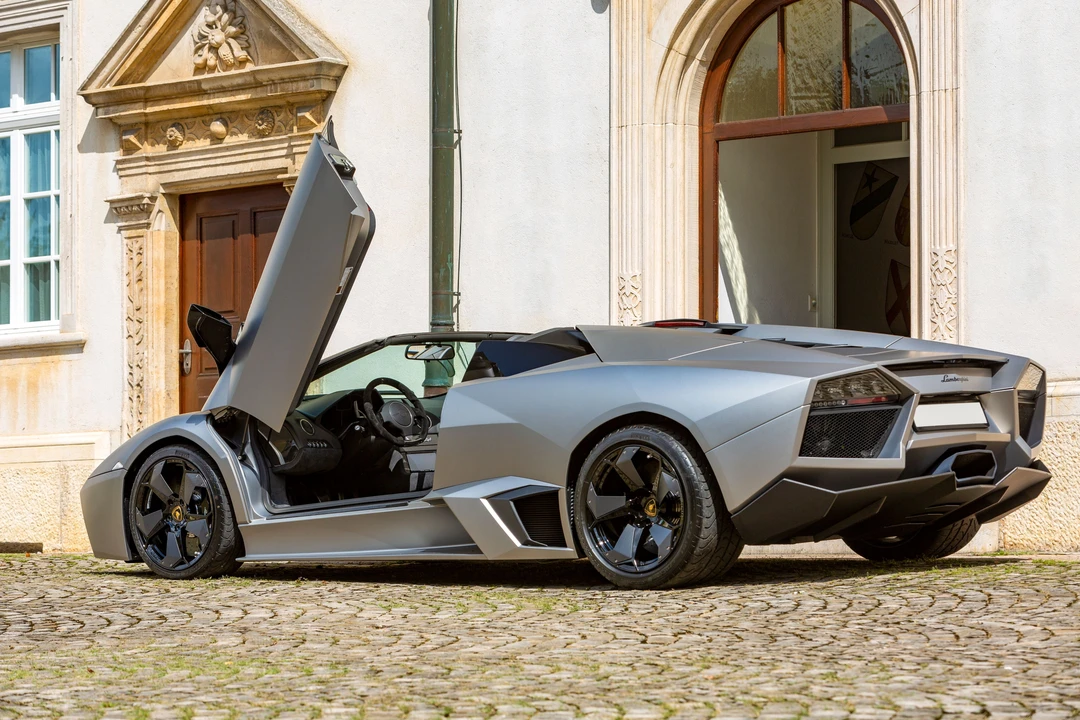 2010 Lamborghini Reventon - Image 17 of 31