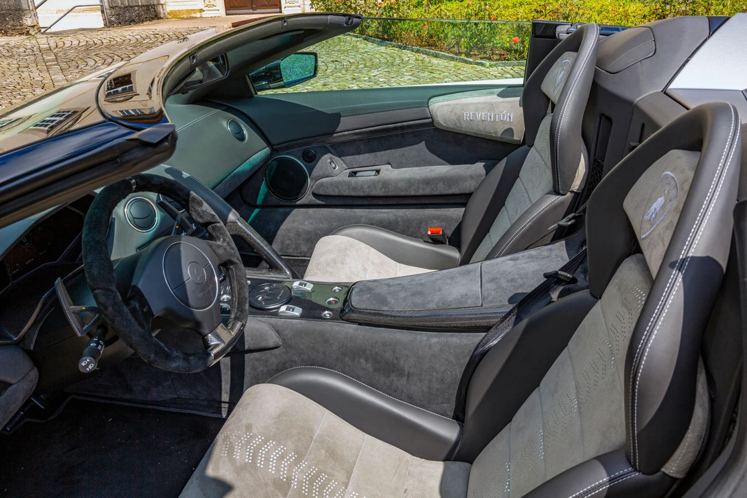 2010 Lamborghini Reventon - Image 23 of 31