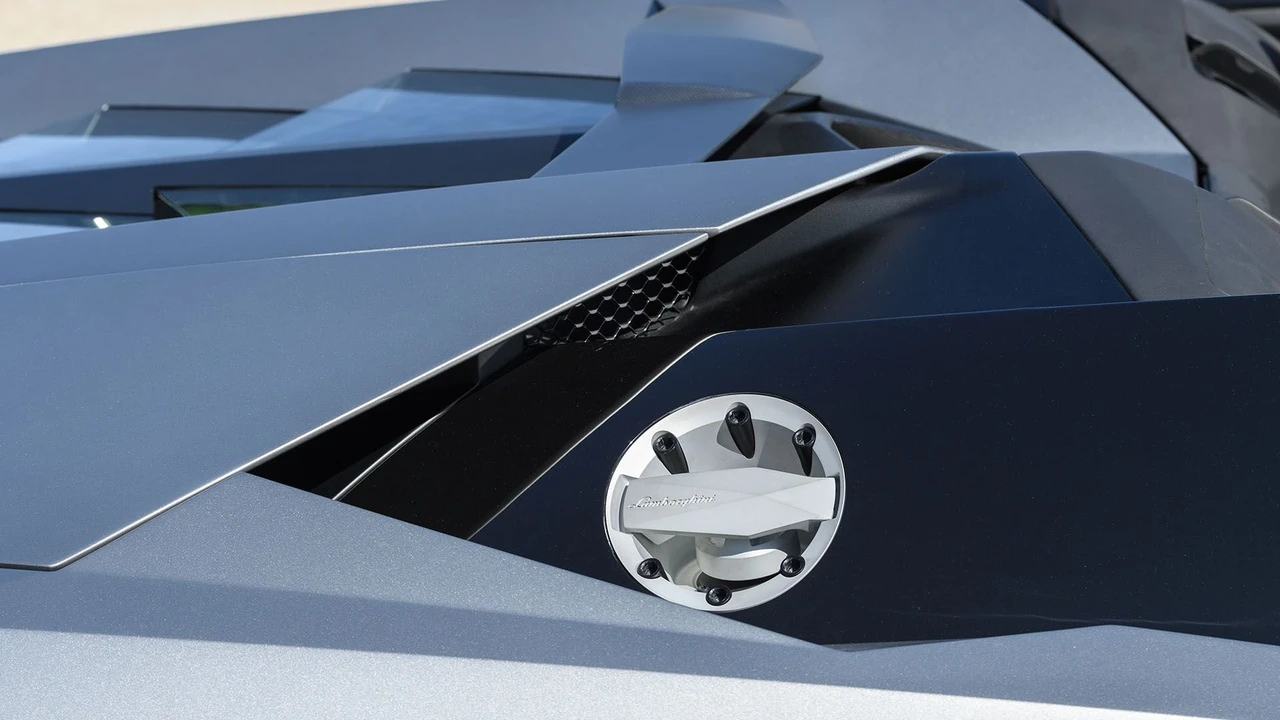 2010 Lamborghini Reventon - Image 20 of 31