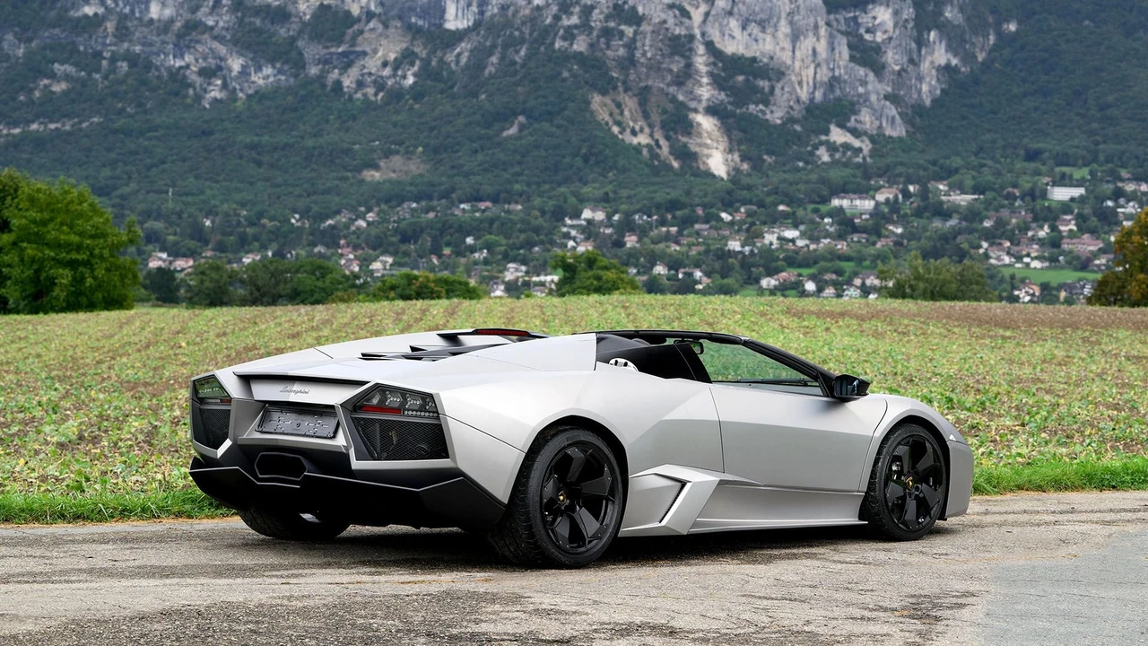 2010 Lamborghini Reventon - Image 11 of 31