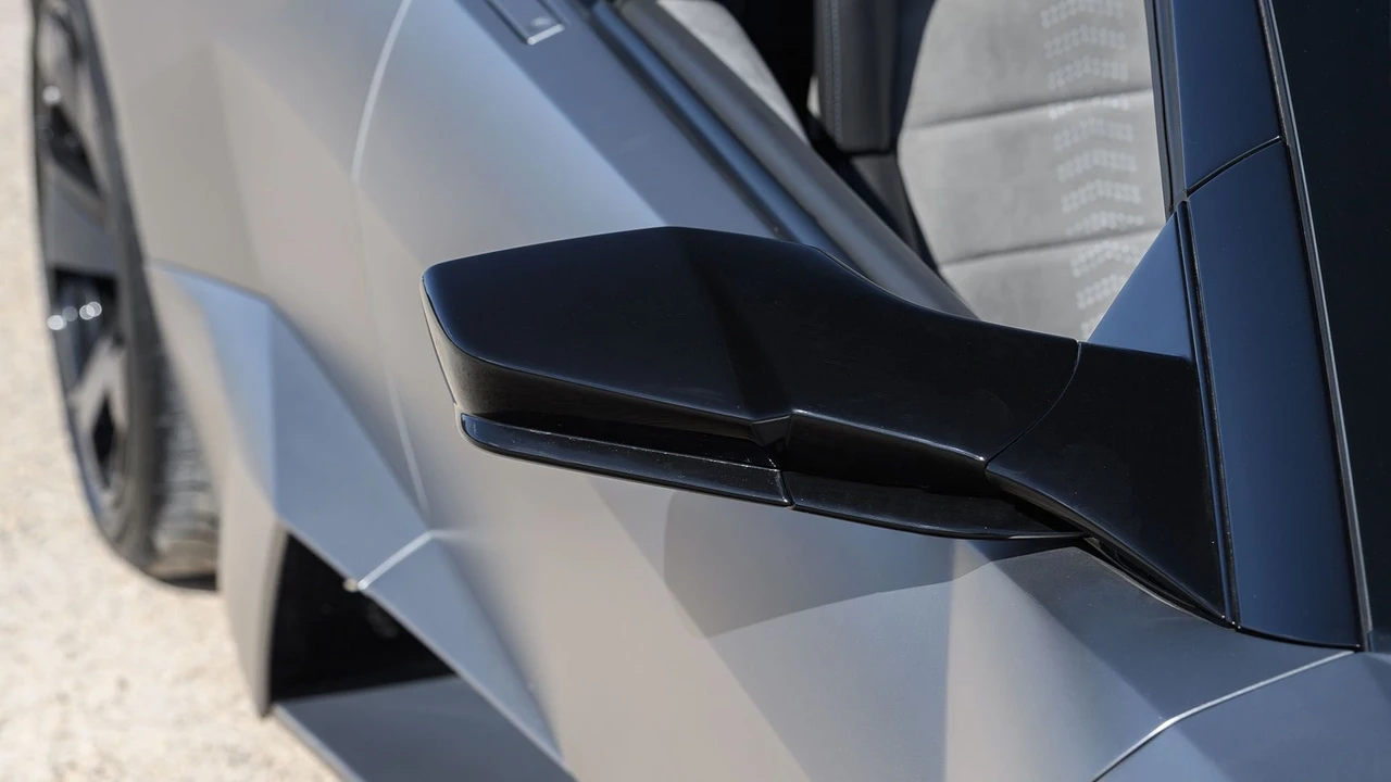 2010 Lamborghini Reventon - Image 24 of 31