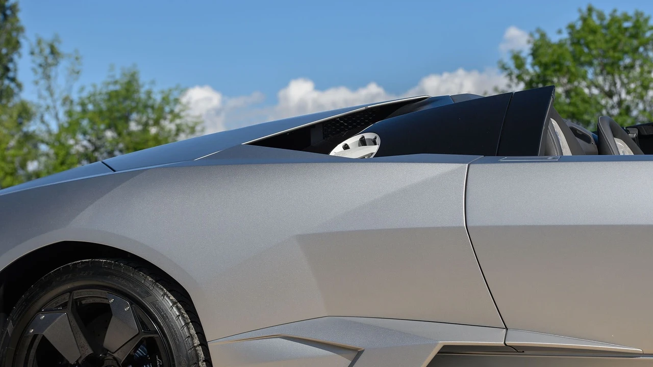 2010 Lamborghini Reventon - Image 30 of 31