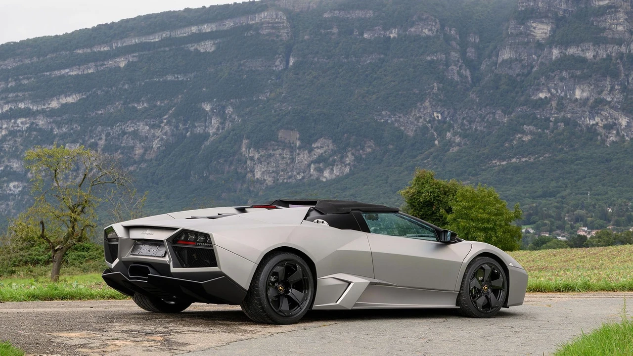 2010 Lamborghini Reventon - Image 10 of 31